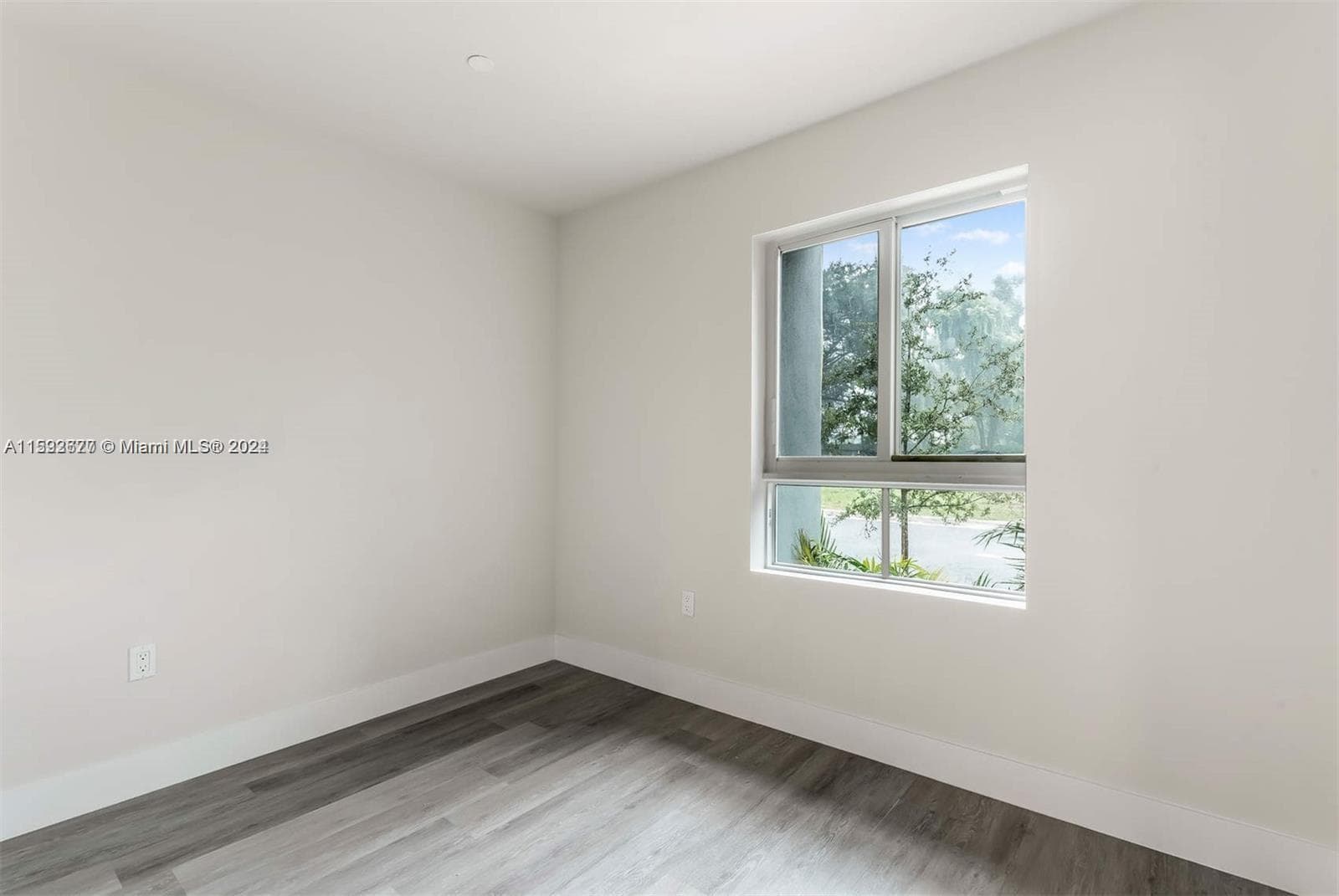 2561 NE 193rd St # 1103, Miami FL 33180 — 16