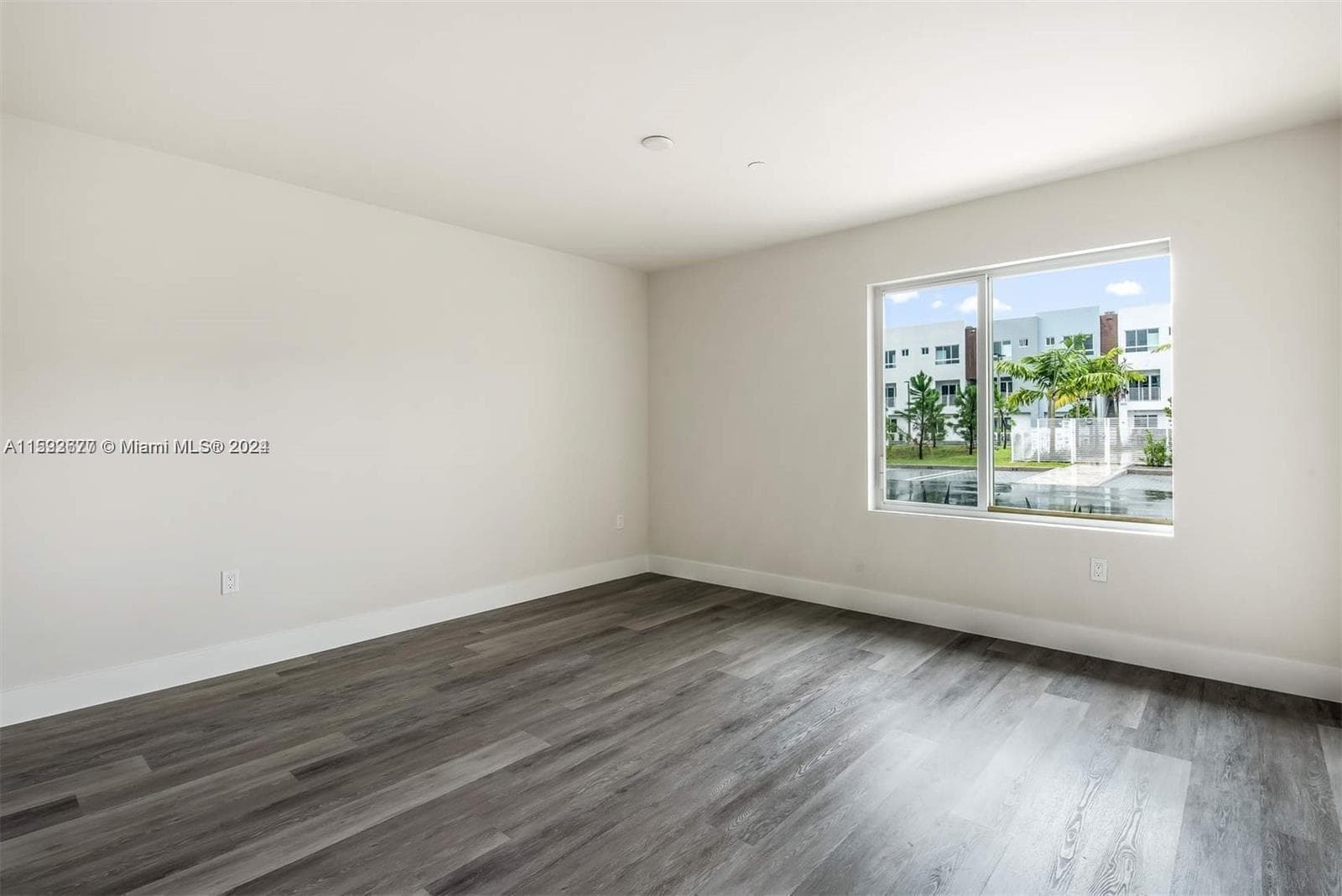 2561 NE 193rd St # 1103, Miami FL 33180 — 14