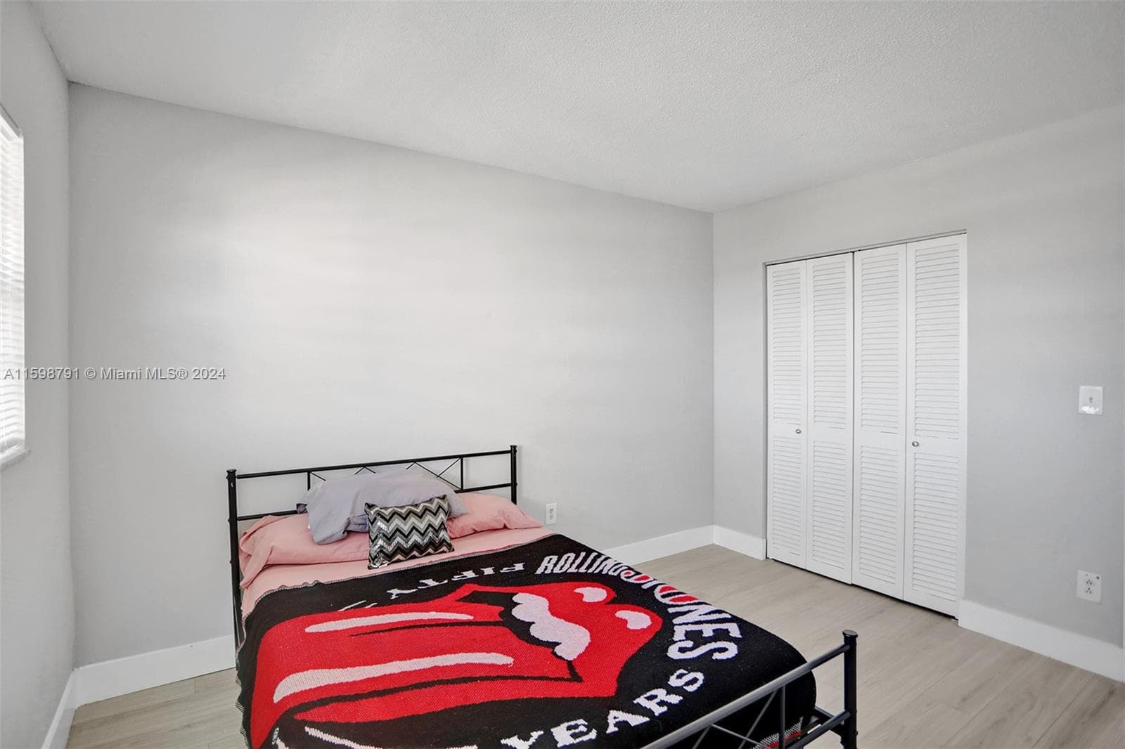 1770 NE 191st St # 1, Miami FL 33179 — 33