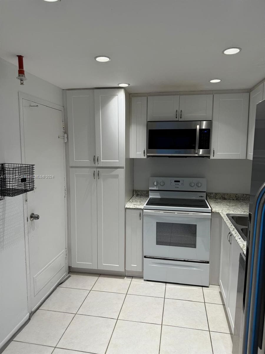 400 Kings Point Dr # 719, Sunny Isles Beach FL 33160 — 2