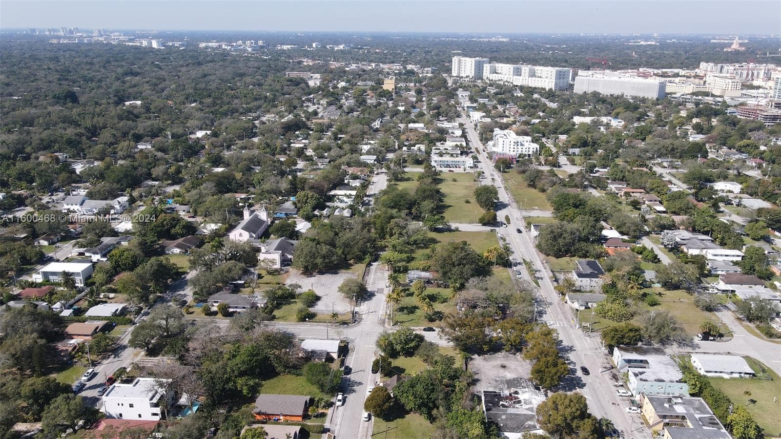 3373 Thomas Ave, Miami FL 33133 — 7