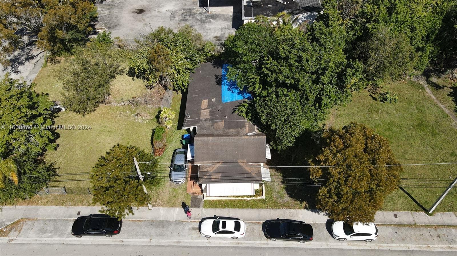 3373 Thomas Ave, Miami FL 33133 — 1