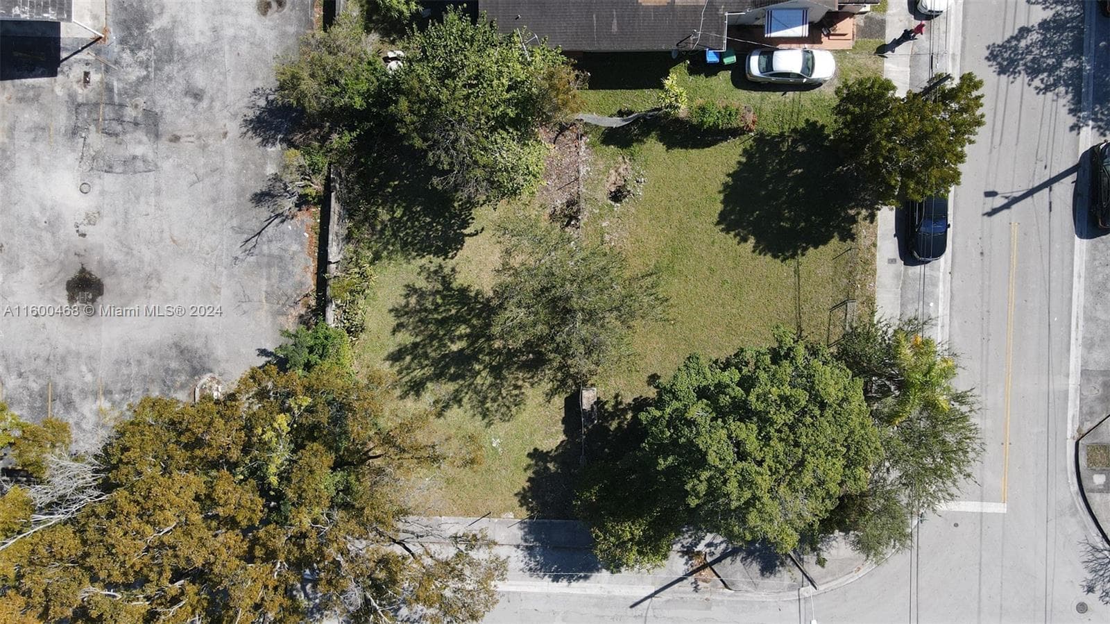 3373 Thomas Ave, Miami FL 33133 — 5
