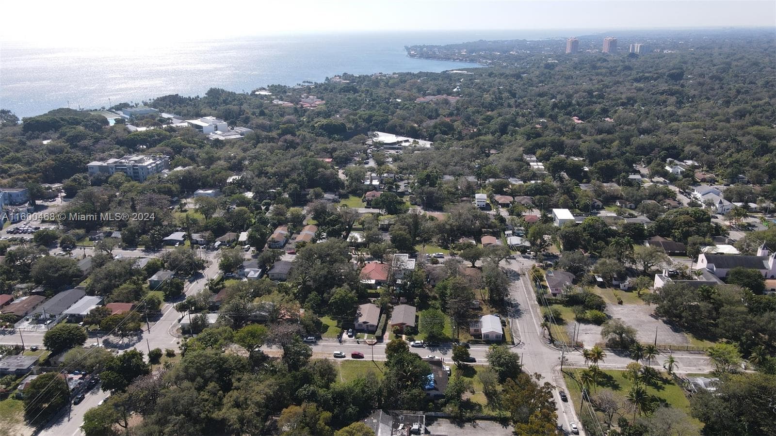 3373 Thomas Ave, Miami FL 33133 — 9