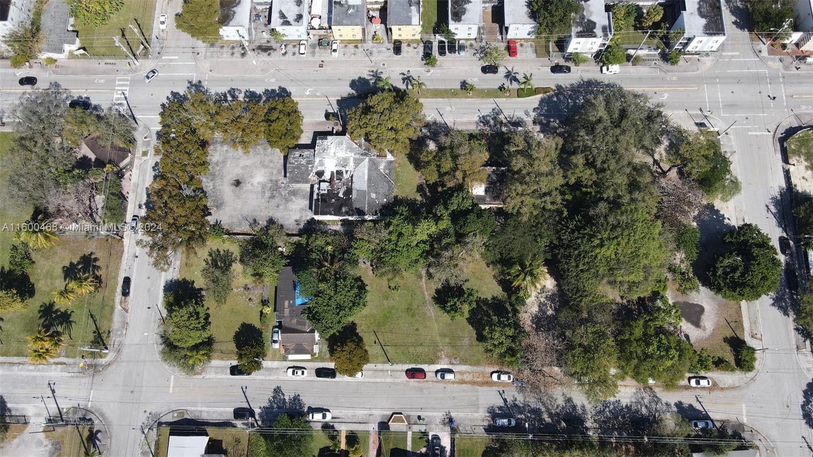 3373 Thomas Ave, Miami FL 33133 — 15