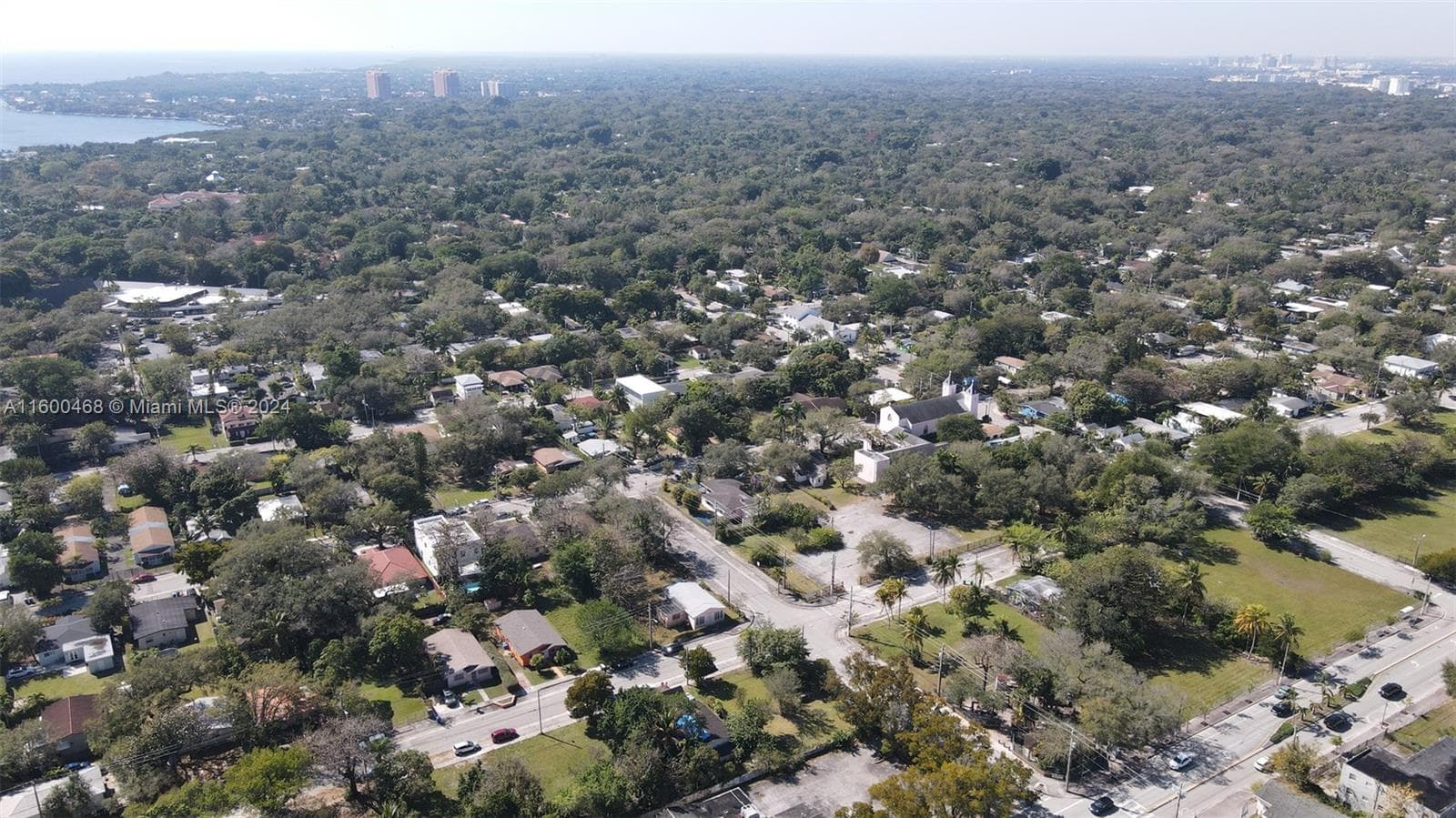 3373 Thomas Ave, Miami FL 33133 — 8