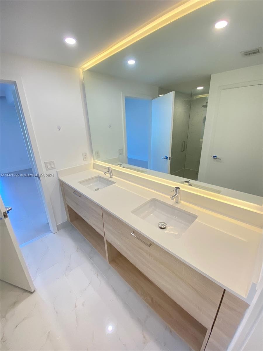 16385 Biscayne Blvd # 2421, North Miami Beach FL 33160 — 13