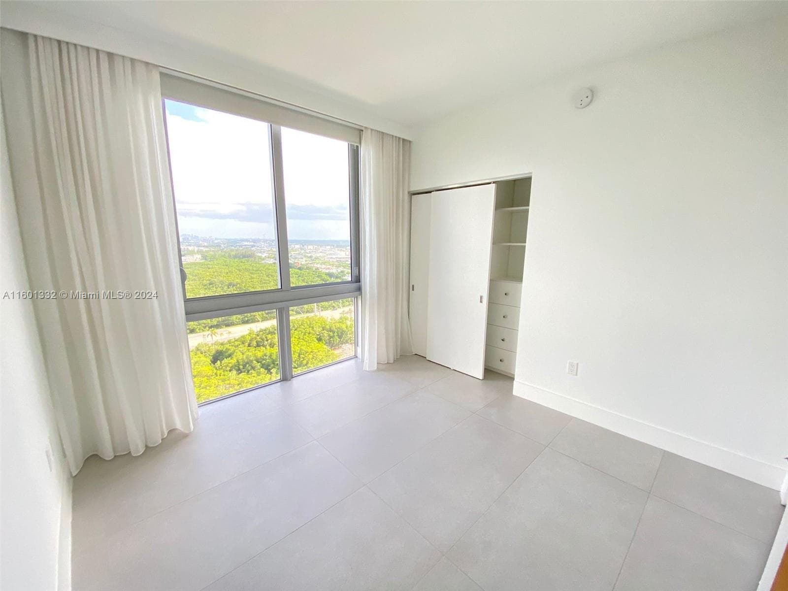 16385 Biscayne Blvd # 2421, North Miami Beach FL 33160 — 17
