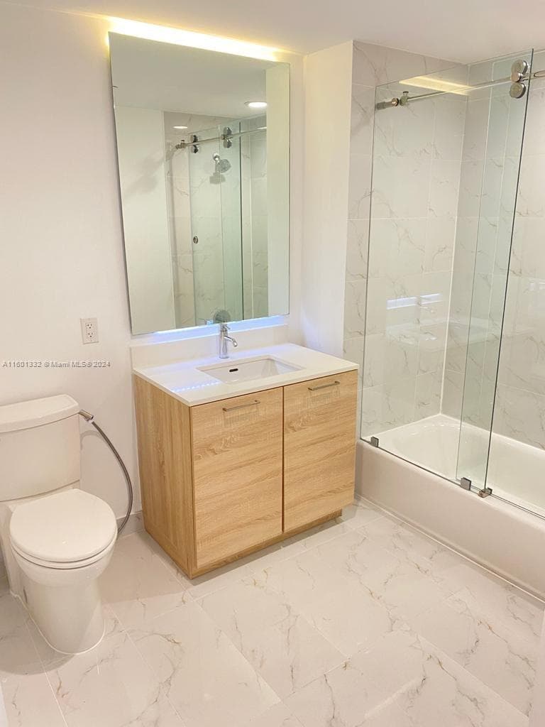 16385 Biscayne Blvd # 2421, North Miami Beach FL 33160 — 16