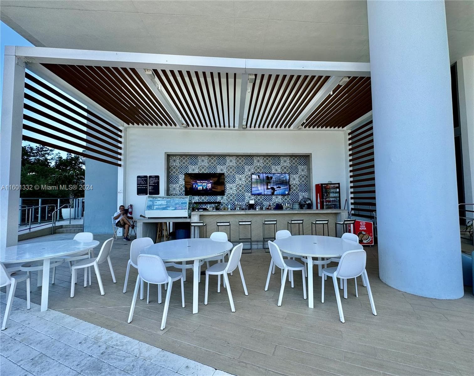 16385 Biscayne Blvd # 2421, North Miami Beach FL 33160 — 36