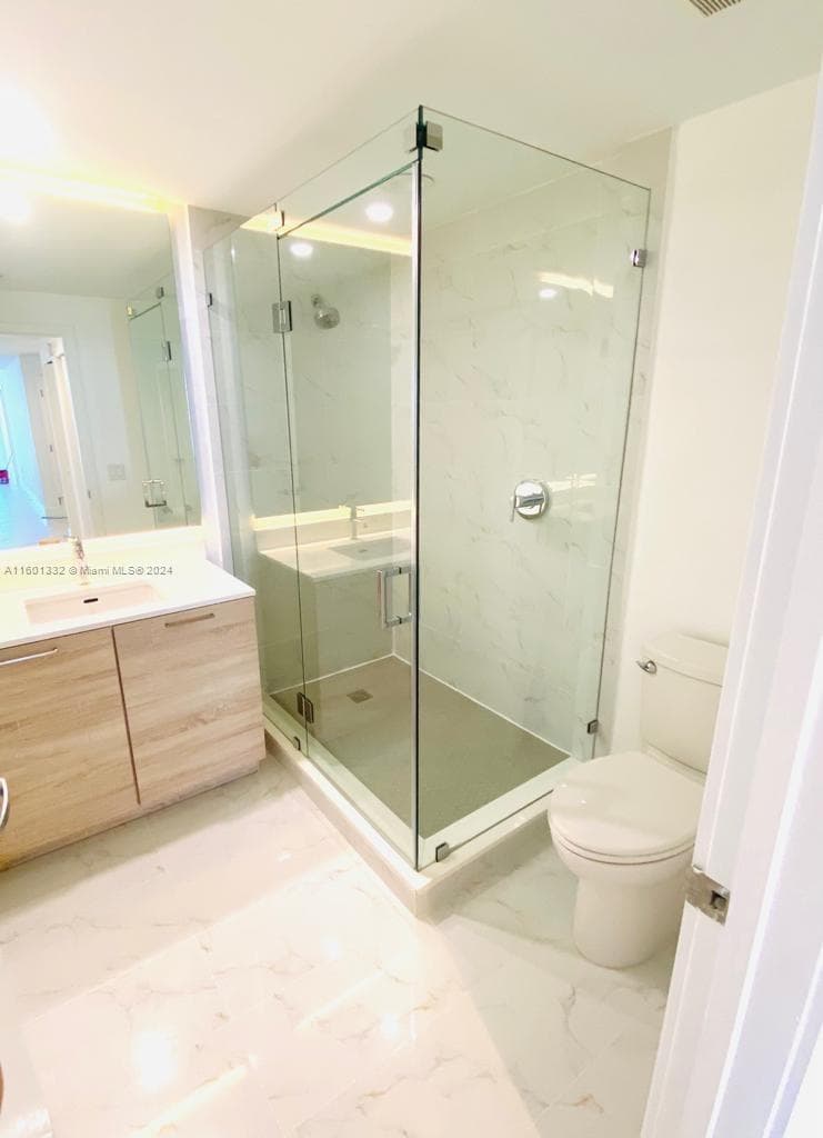 16385 Biscayne Blvd # 2421, North Miami Beach FL 33160 — 20