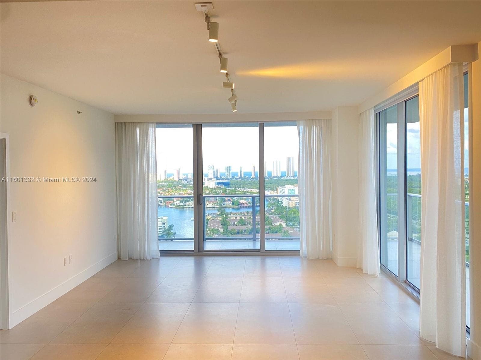 16385 Biscayne Blvd # 2421, North Miami Beach FL 33160 — 9