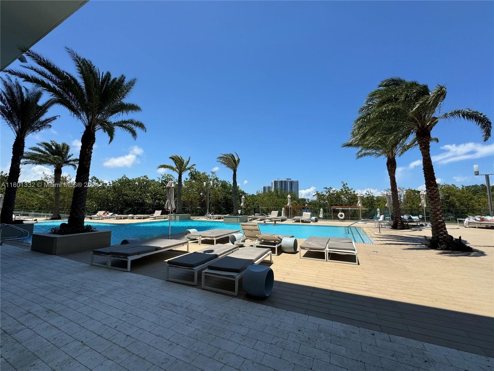 16385 Biscayne Blvd # 2421, North Miami Beach FL 33160 — 40