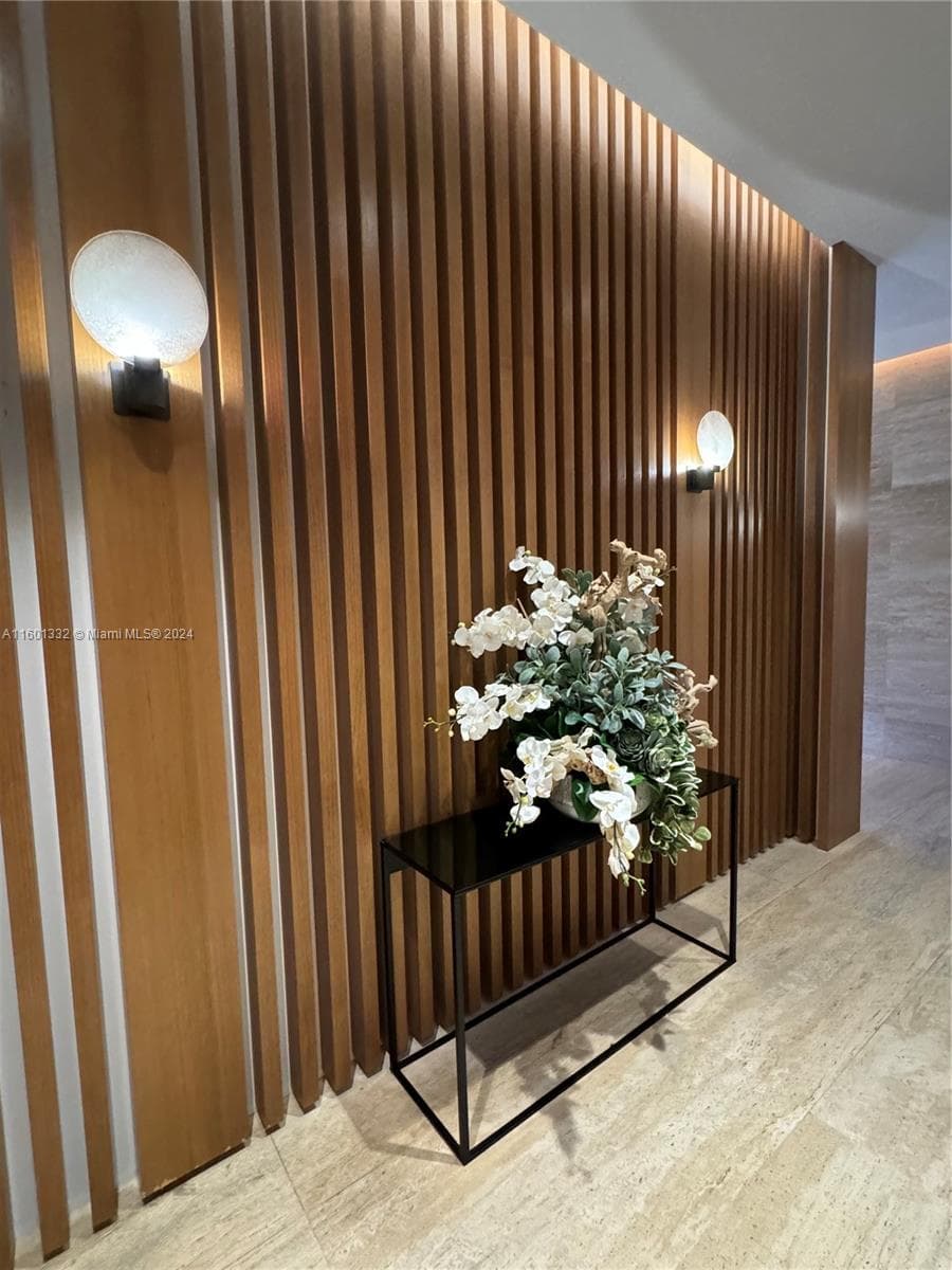 16385 Biscayne Blvd # 2421, North Miami Beach FL 33160 — 25