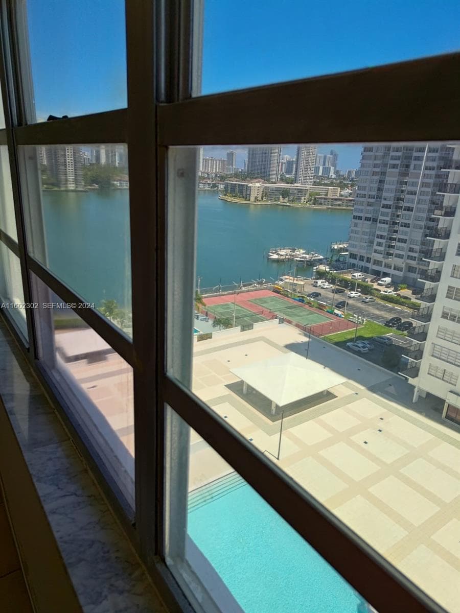 2780 NE 183rd St # 1402, Aventura FL 33160 — 22