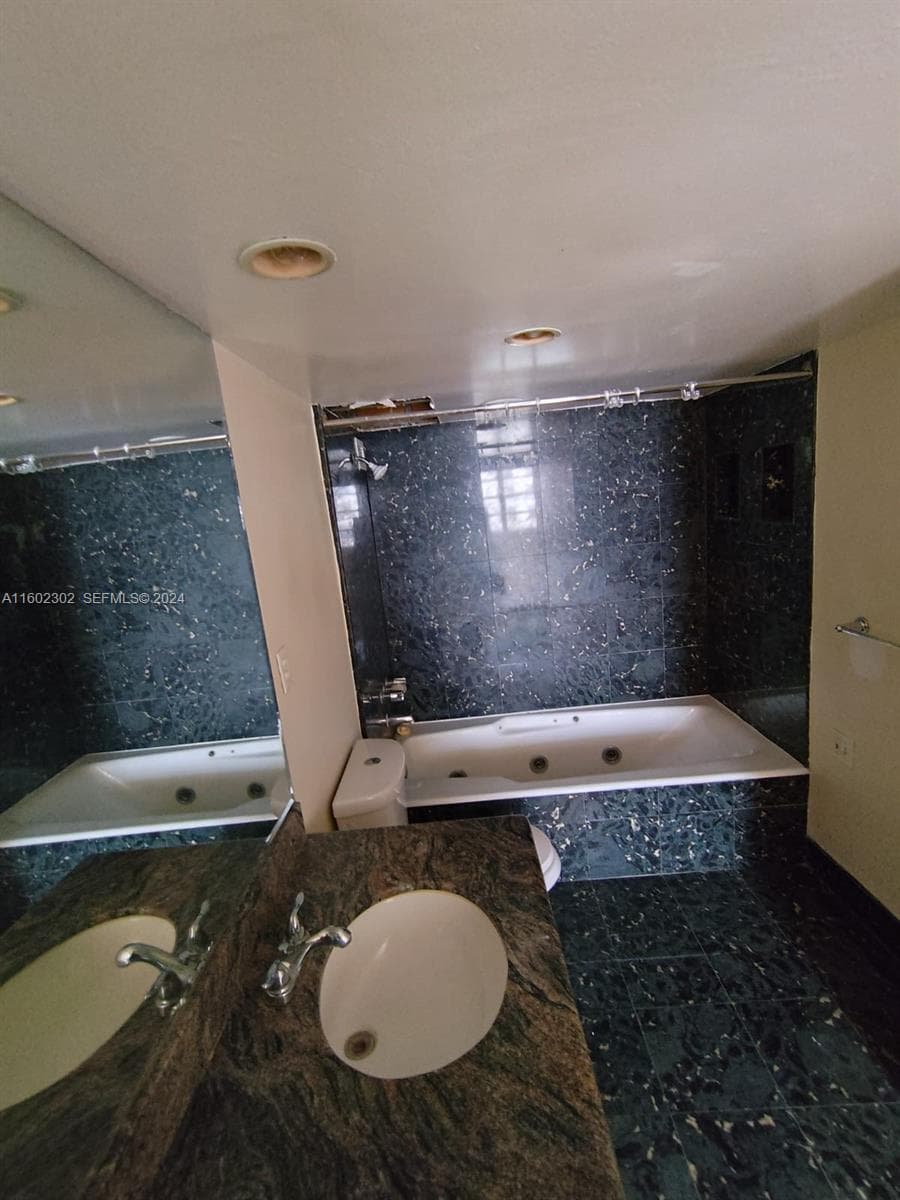 2780 NE 183rd St # 1402, Aventura FL 33160 — 7