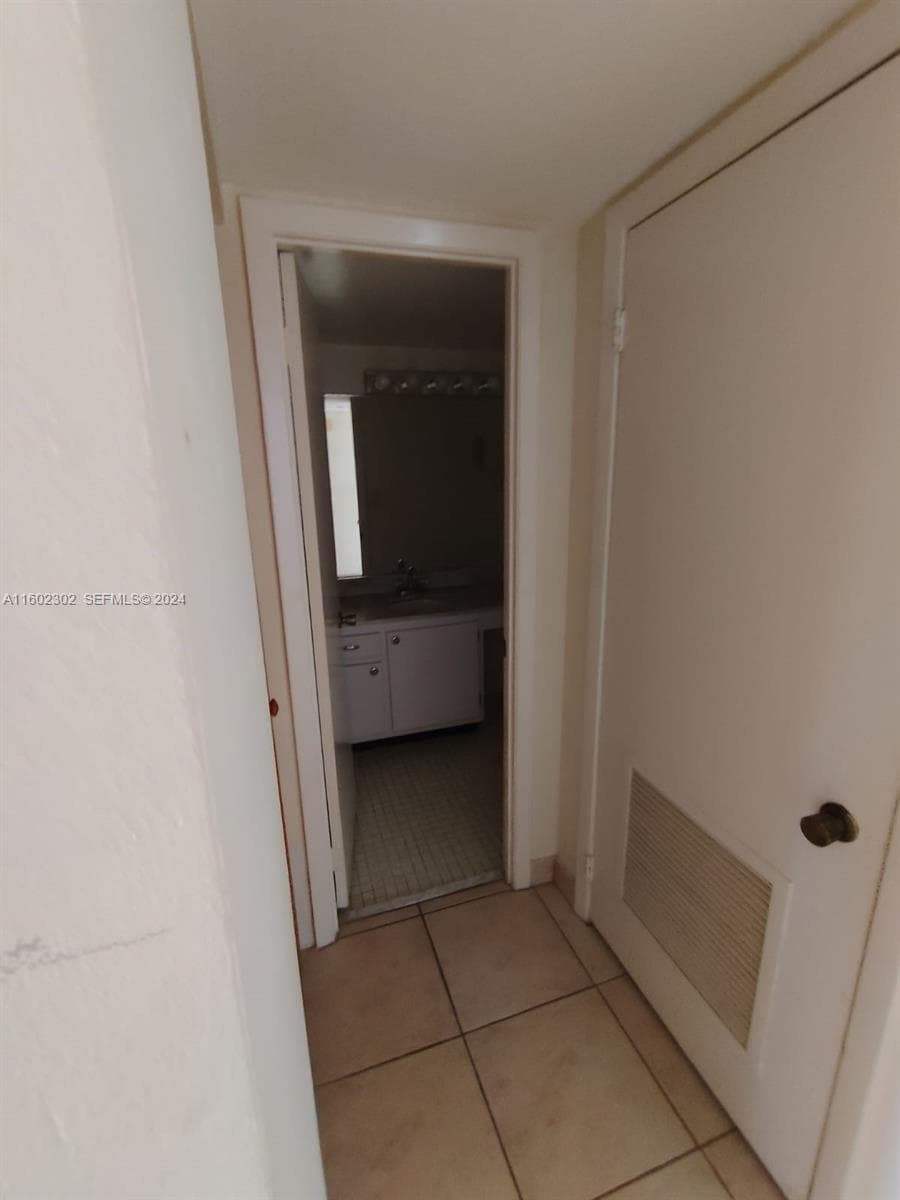 2780 NE 183rd St # 1402, Aventura FL 33160 — 21