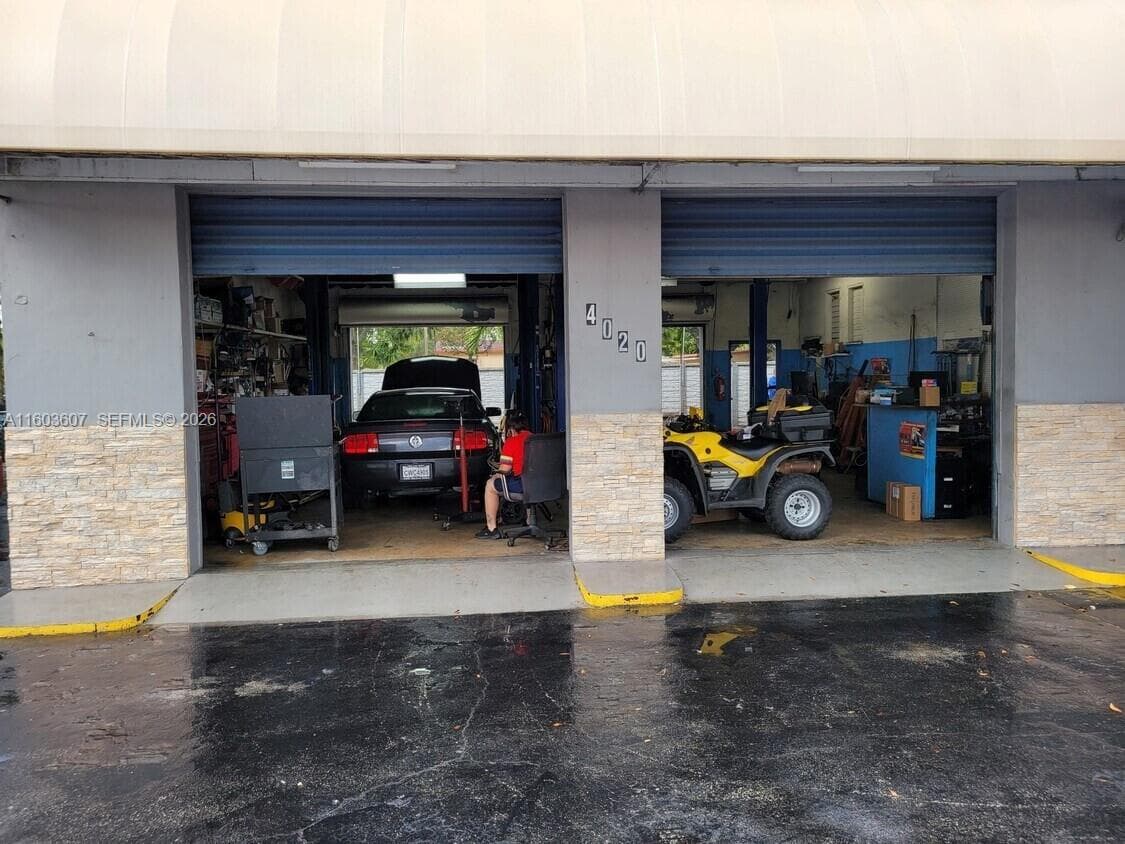 4010 E 8th Ave, Hialeah FL 33013 — 15