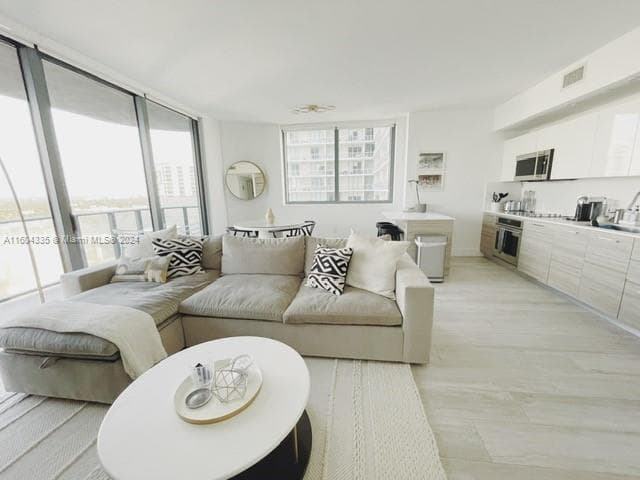 121 NE 34th St # 1409, Miami FL 33137 — 1