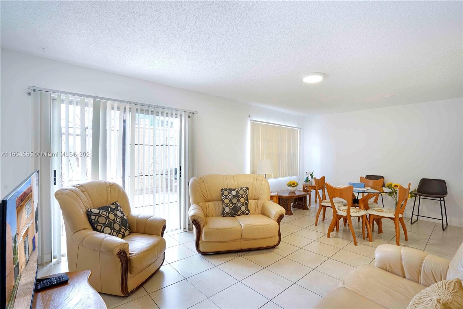 624 NW 11th St, Miami FL 33136 — 23