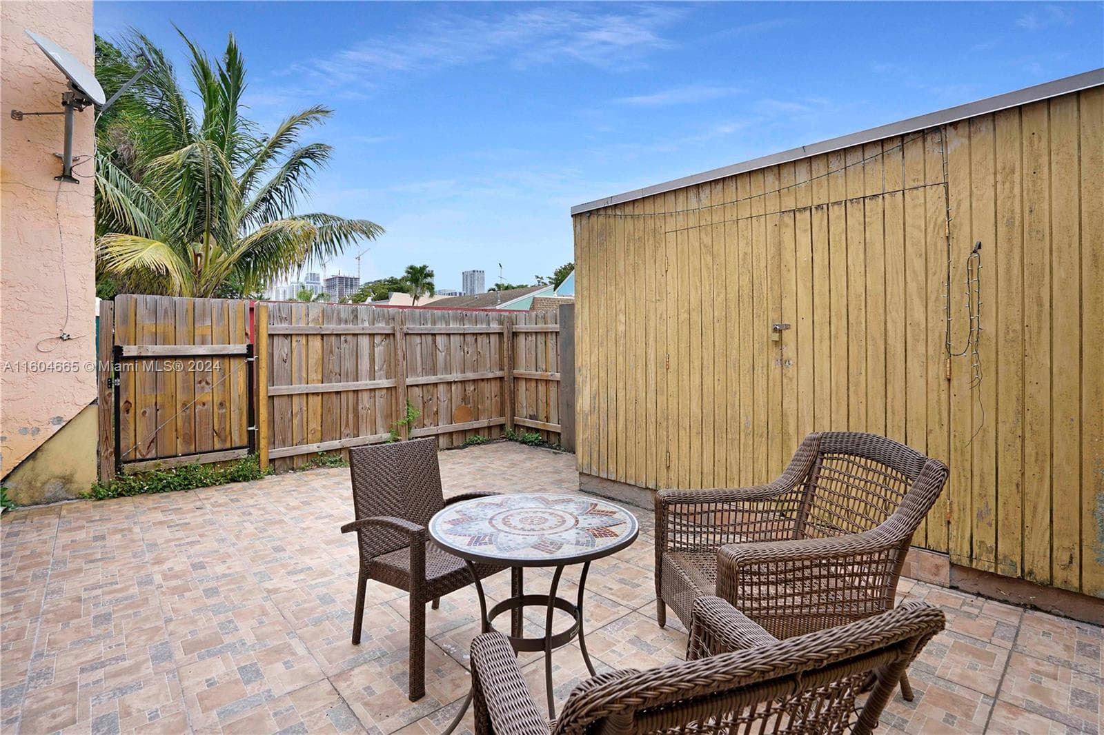 624 NW 11th St, Miami FL 33136 — 24