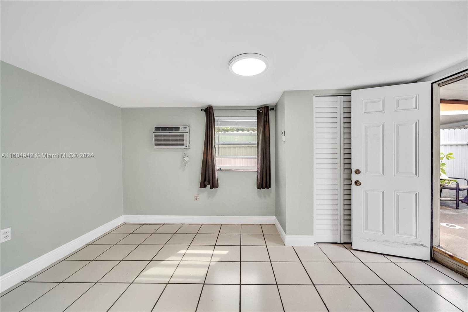 875 E 29th St, Hialeah FL 33013 — 23