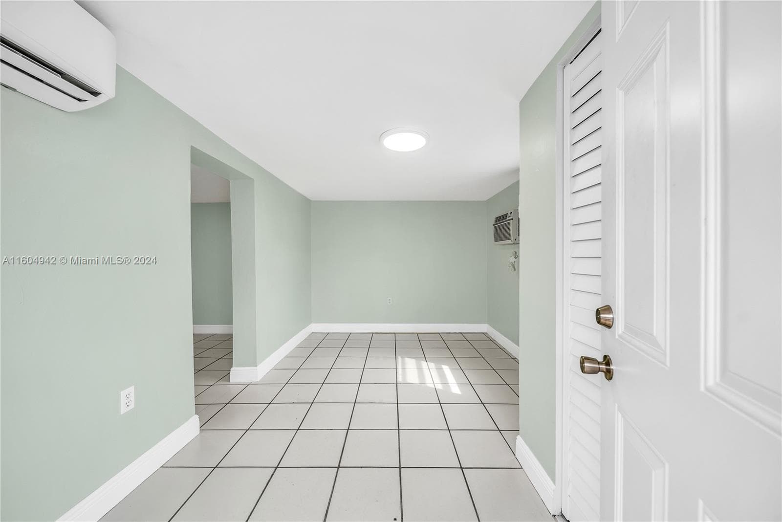 875 E 29th St, Hialeah FL 33013 — 27