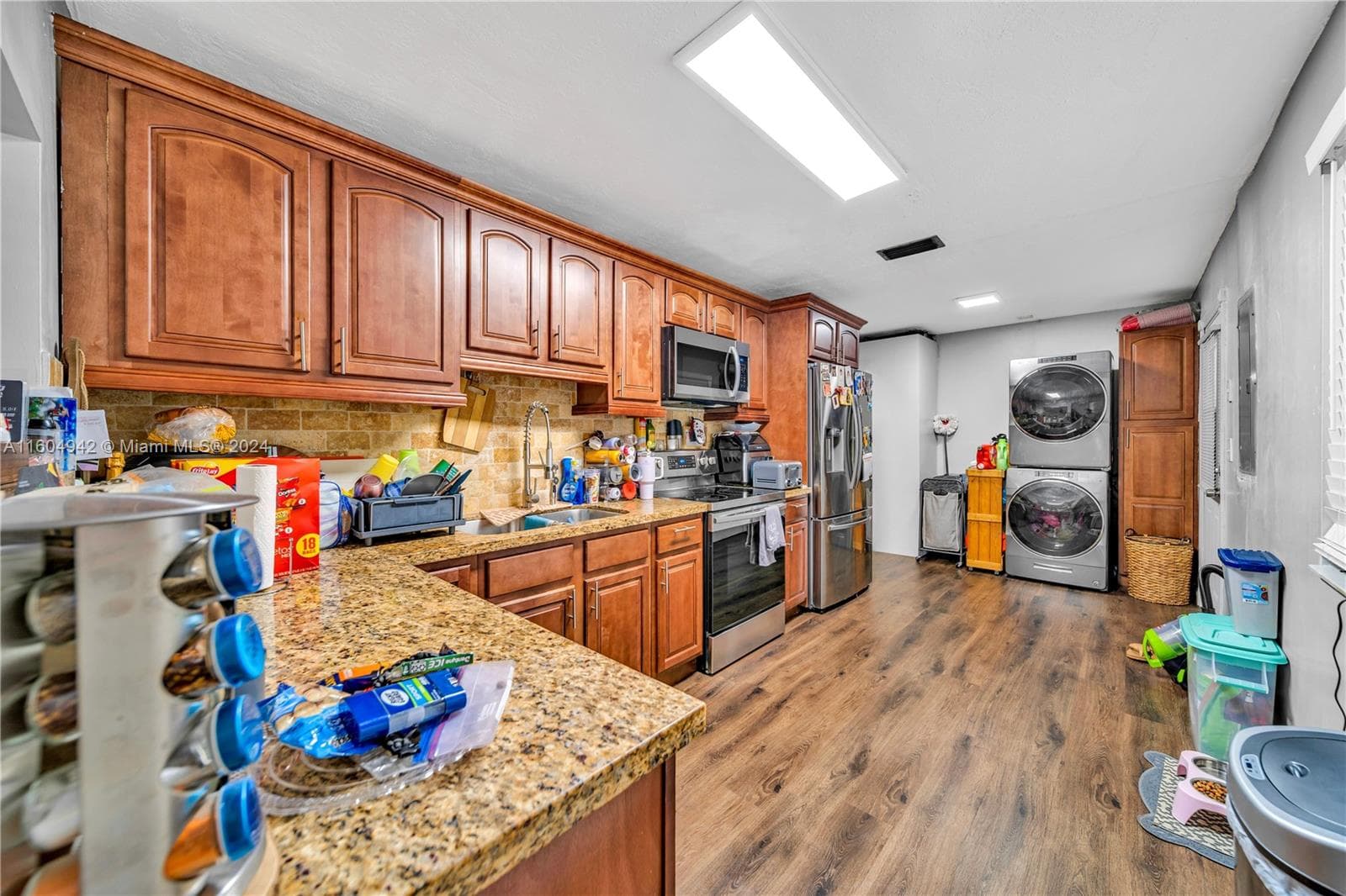 875 E 29th St, Hialeah FL 33013 — 5