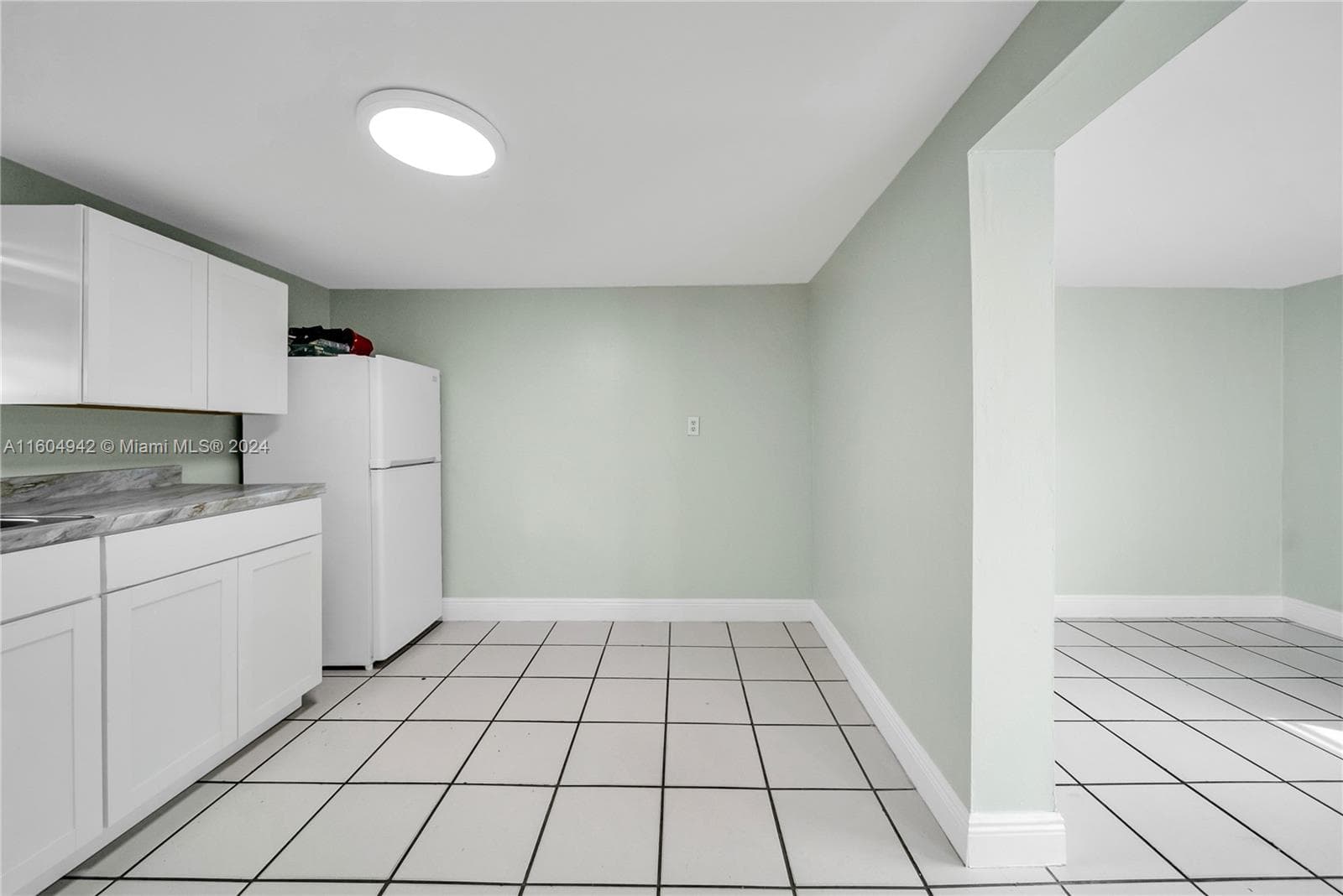 875 E 29th St, Hialeah FL 33013 — 24