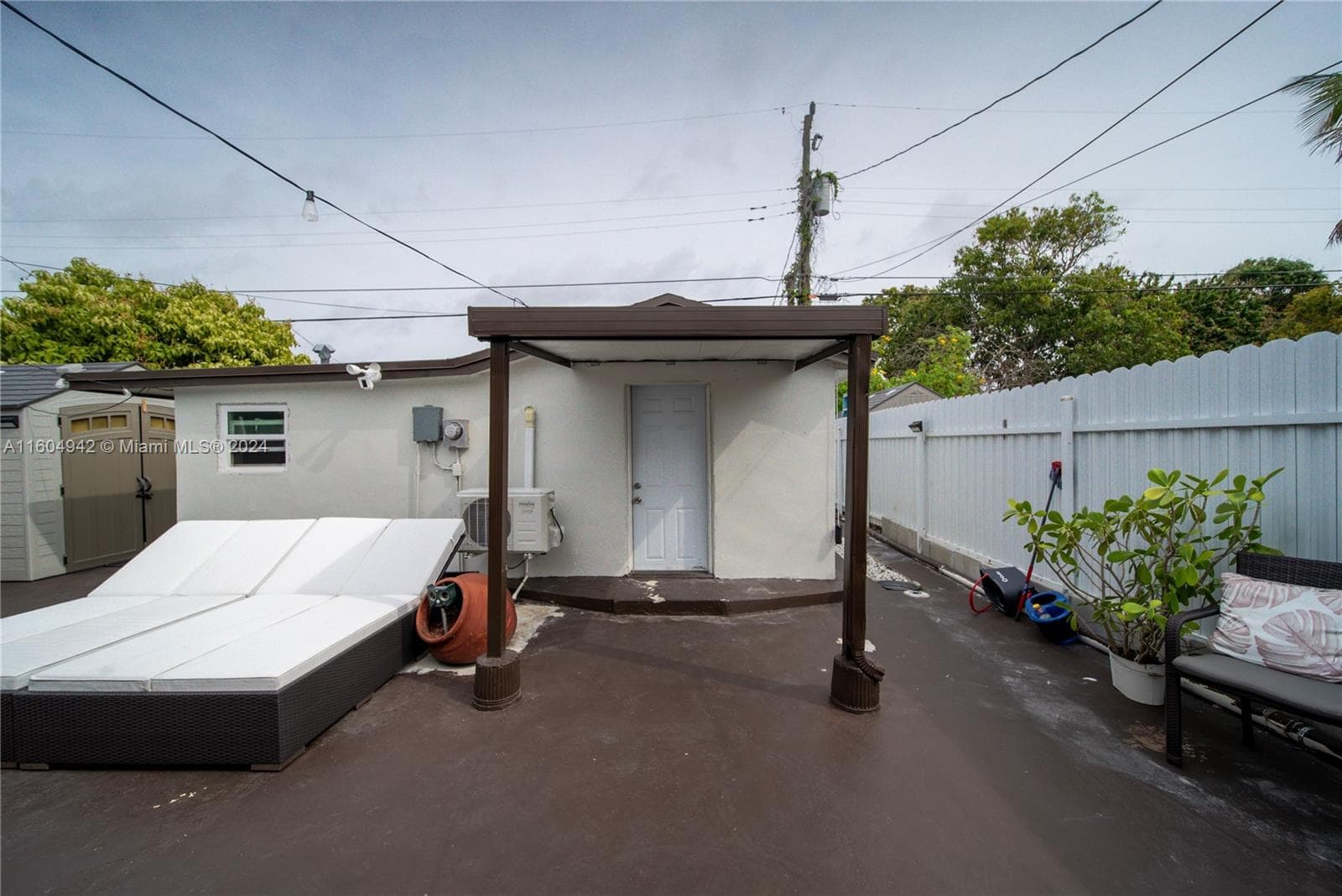 875 E 29th St, Hialeah FL 33013 — 21