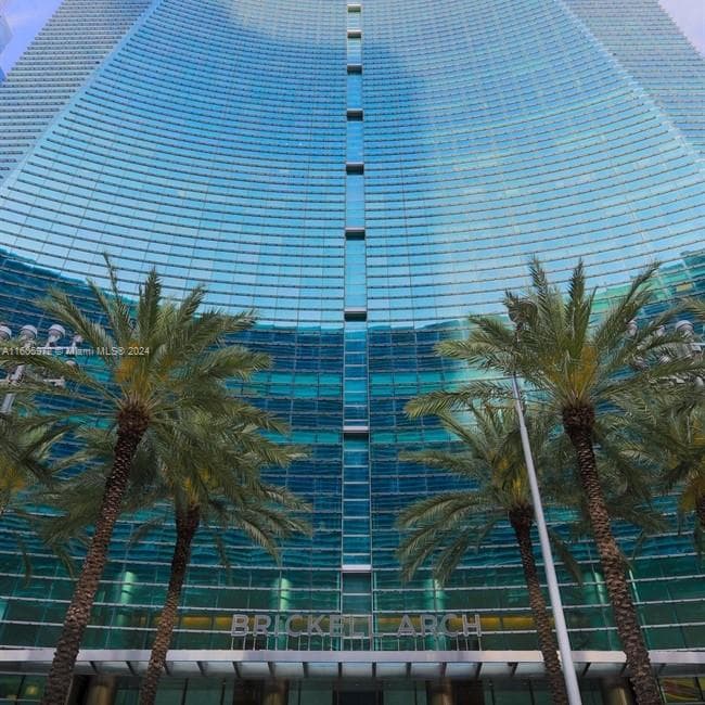 1395 Brickell Ave, Miami FL 33131 — 1