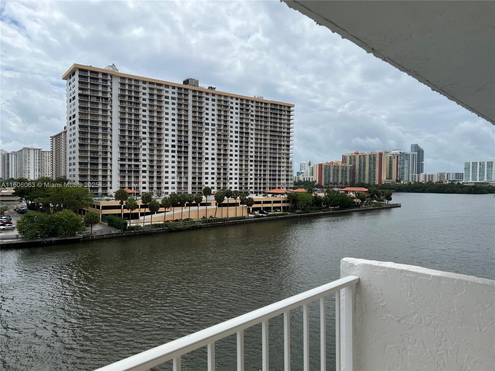 4000 NE 170th St # 604, North Miami Beach FL 33160 — 2