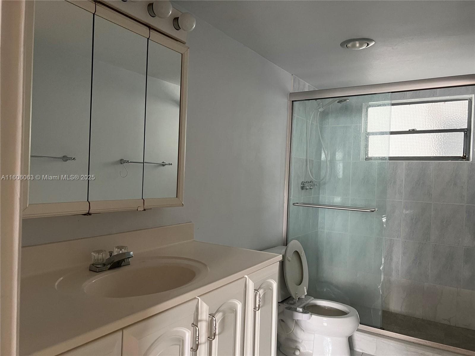 4000 NE 170th St # 604, North Miami Beach FL 33160 — 17