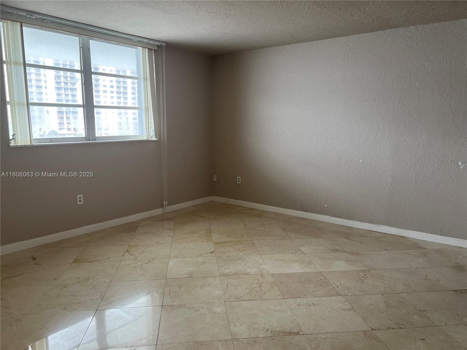 4000 NE 170th St # 604, North Miami Beach FL 33160 — 10