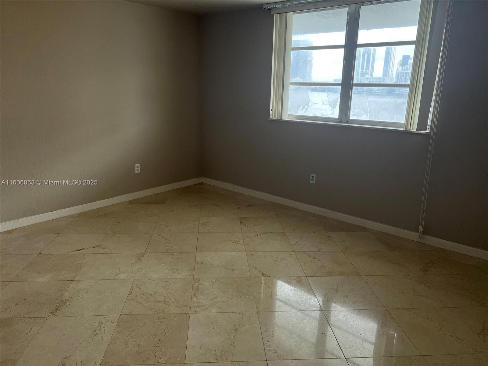 4000 NE 170th St # 604, North Miami Beach FL 33160 — 11