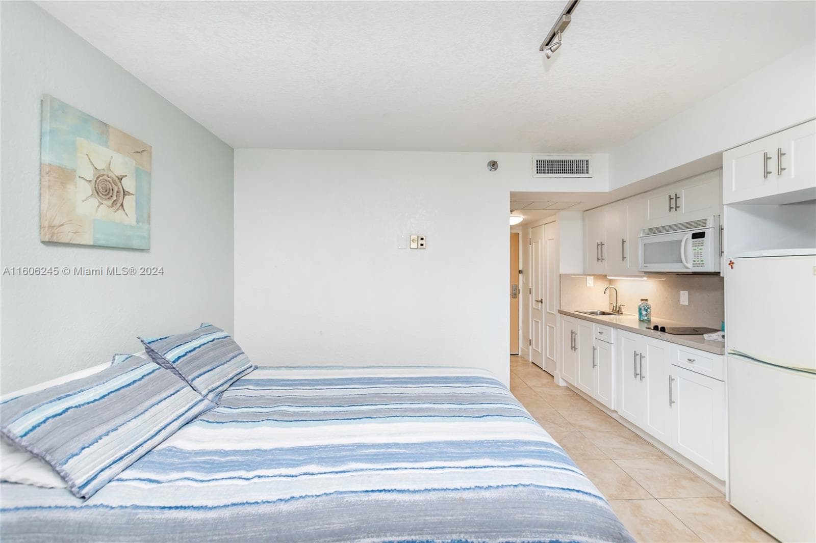 19201 Collins Ave(avlb 5/28/26) # 318, Sunny Isles Beach FL 33160 — 16