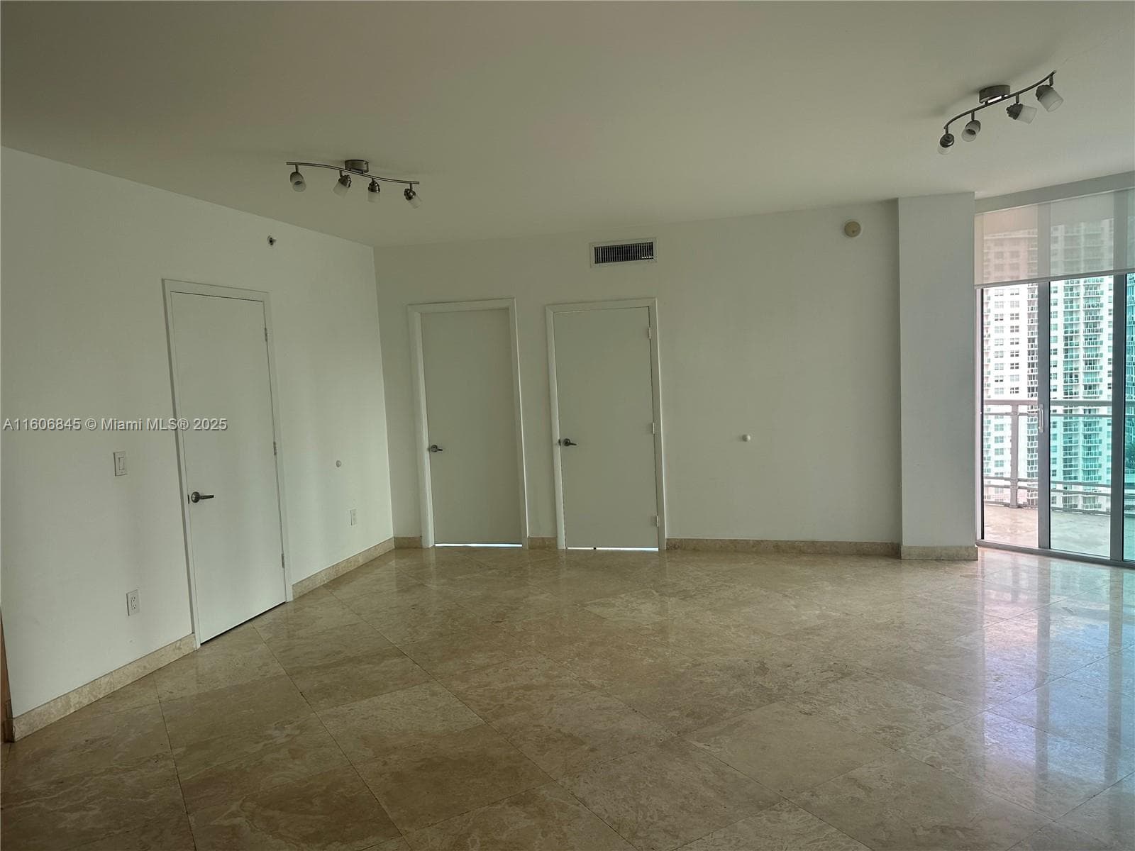 350 S Miami Ave # 2302, Miami FL 33130 — 19