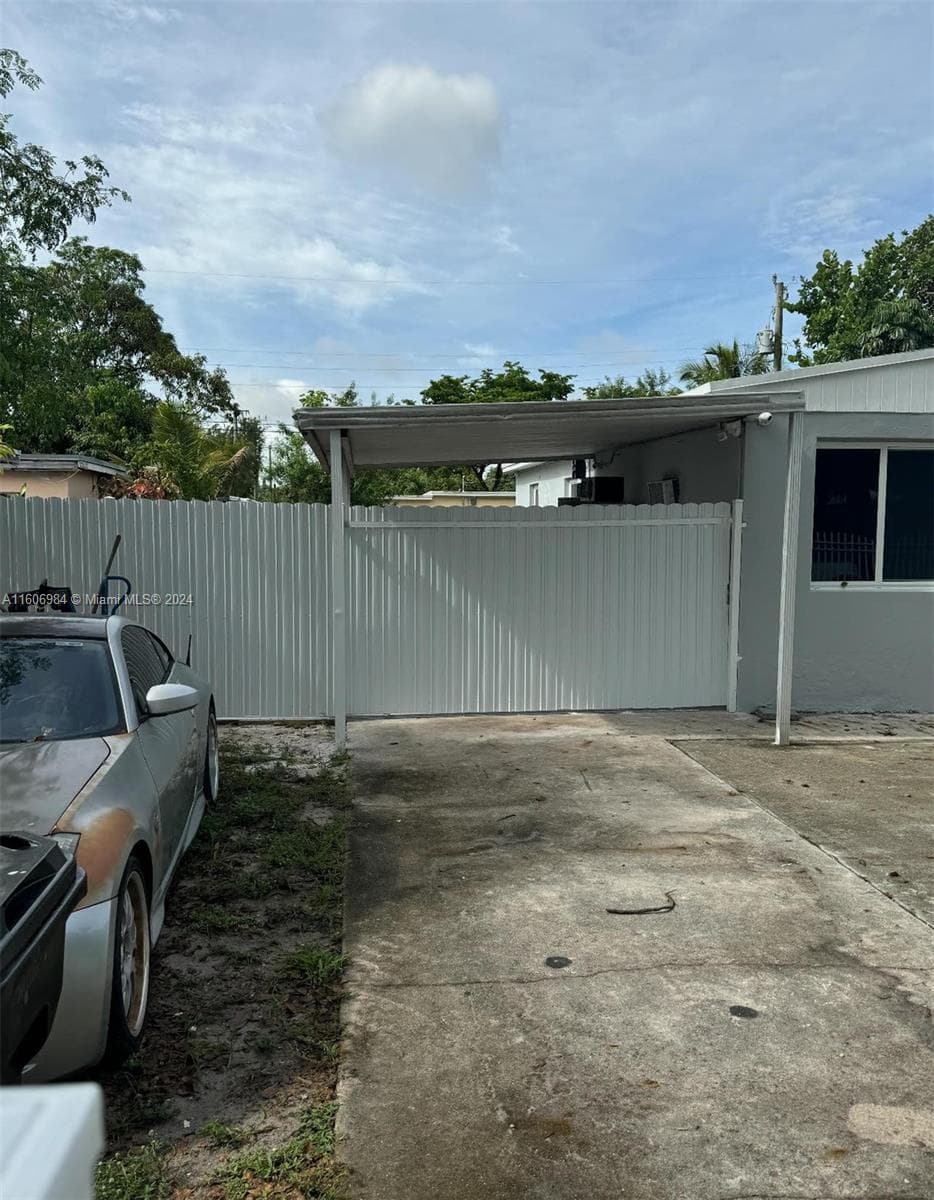 110 NW 120 Ter # 0, North Miami FL 33168 — 2