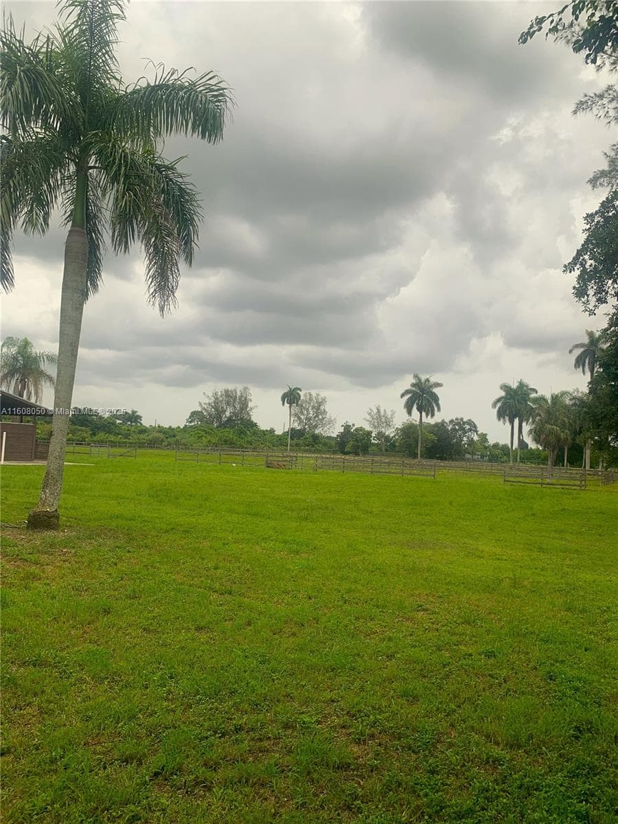 22750 SW 154th ave, Miami FL 33170 — 60