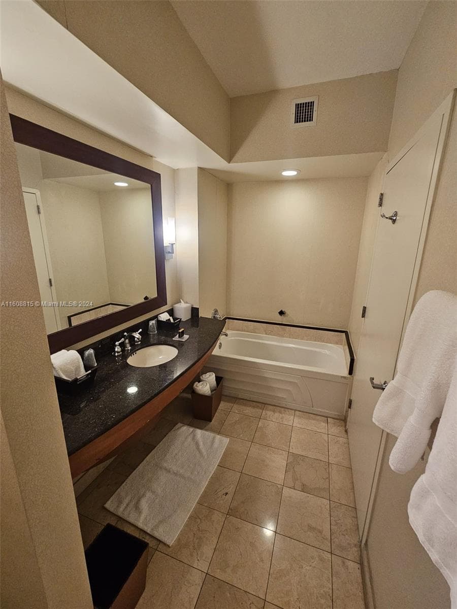 18001 Collins Ave # 2112, Sunny Isles Beach FL 33160 — 10