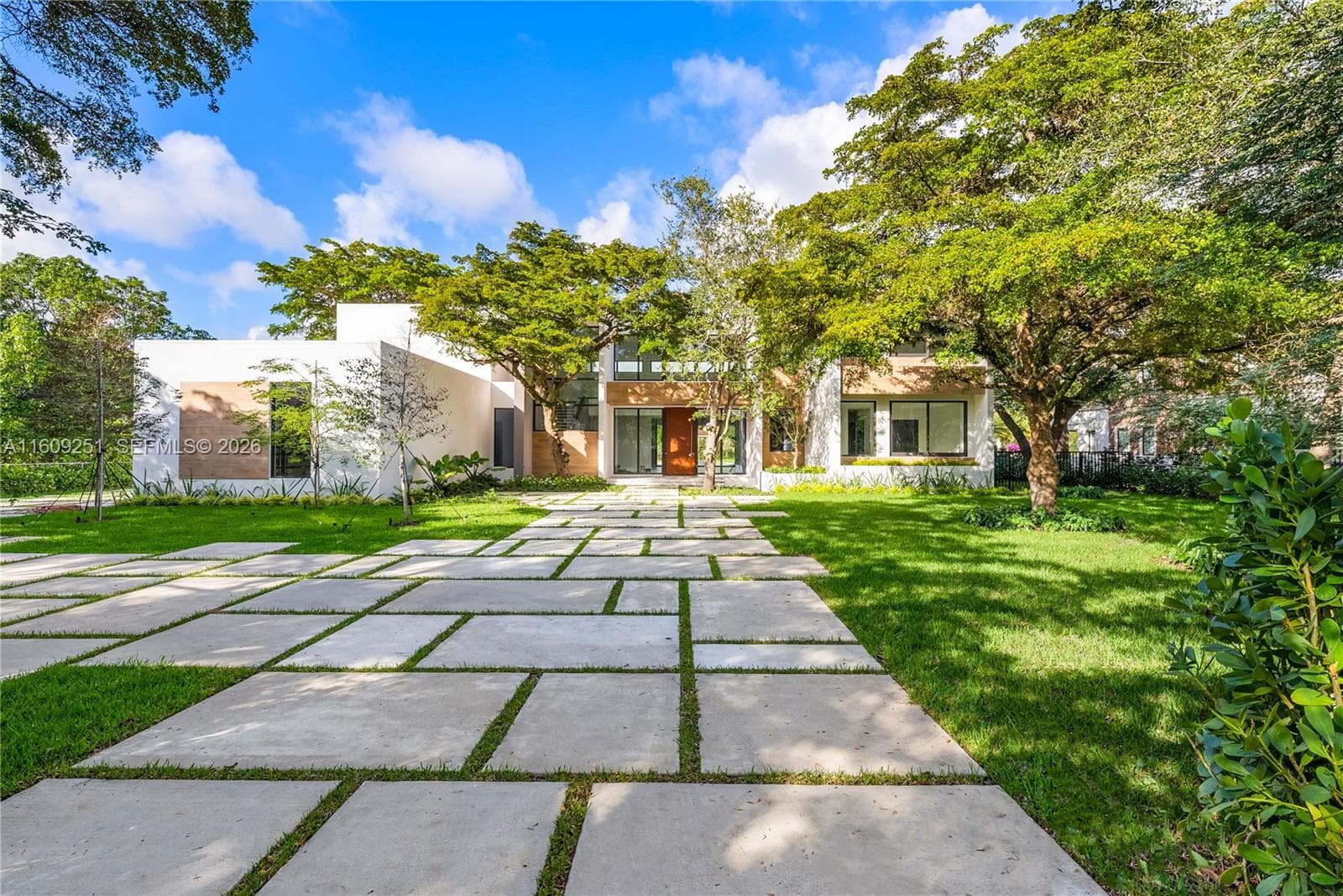 6675 SW 96th St, Pinecrest FL 33156 — 2