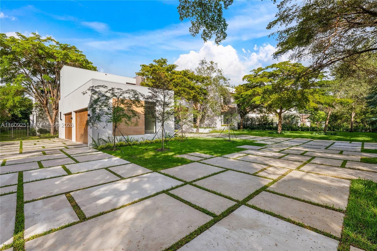 6675 SW 96th St, Pinecrest FL 33156 — 9