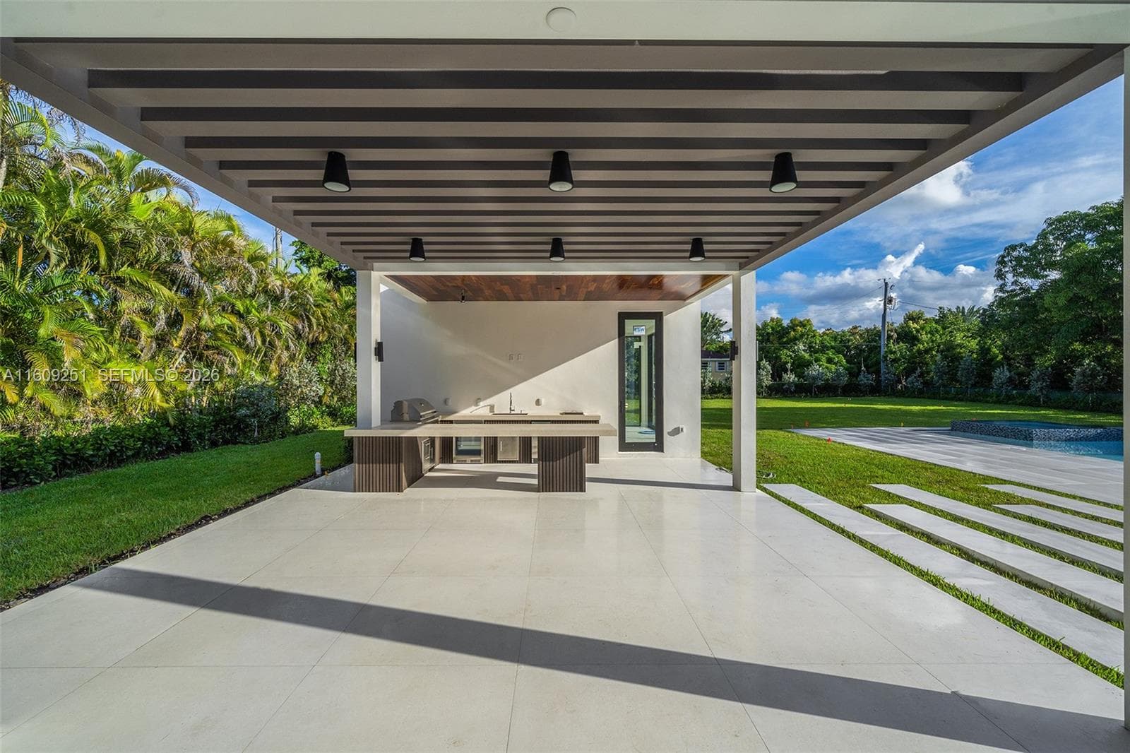 6675 SW 96th St, Pinecrest FL 33156 — 33