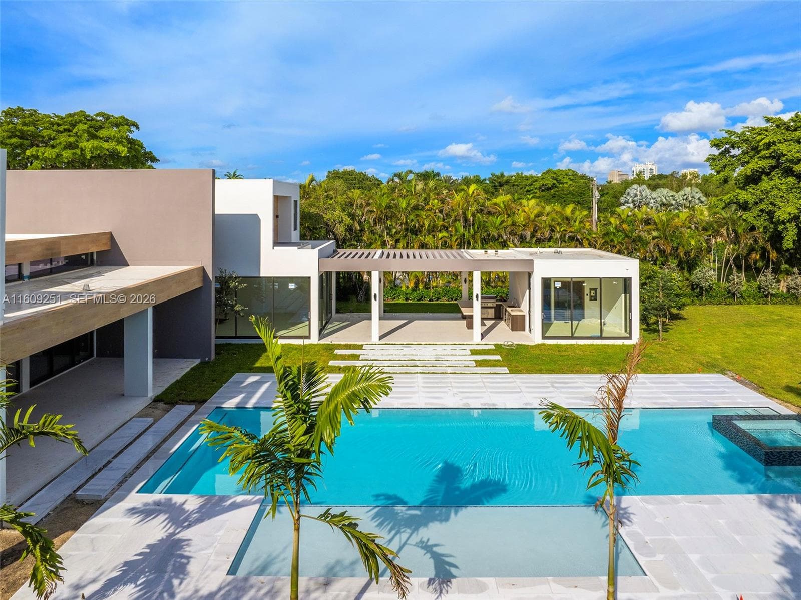 6675 SW 96th St, Pinecrest FL 33156 — 31