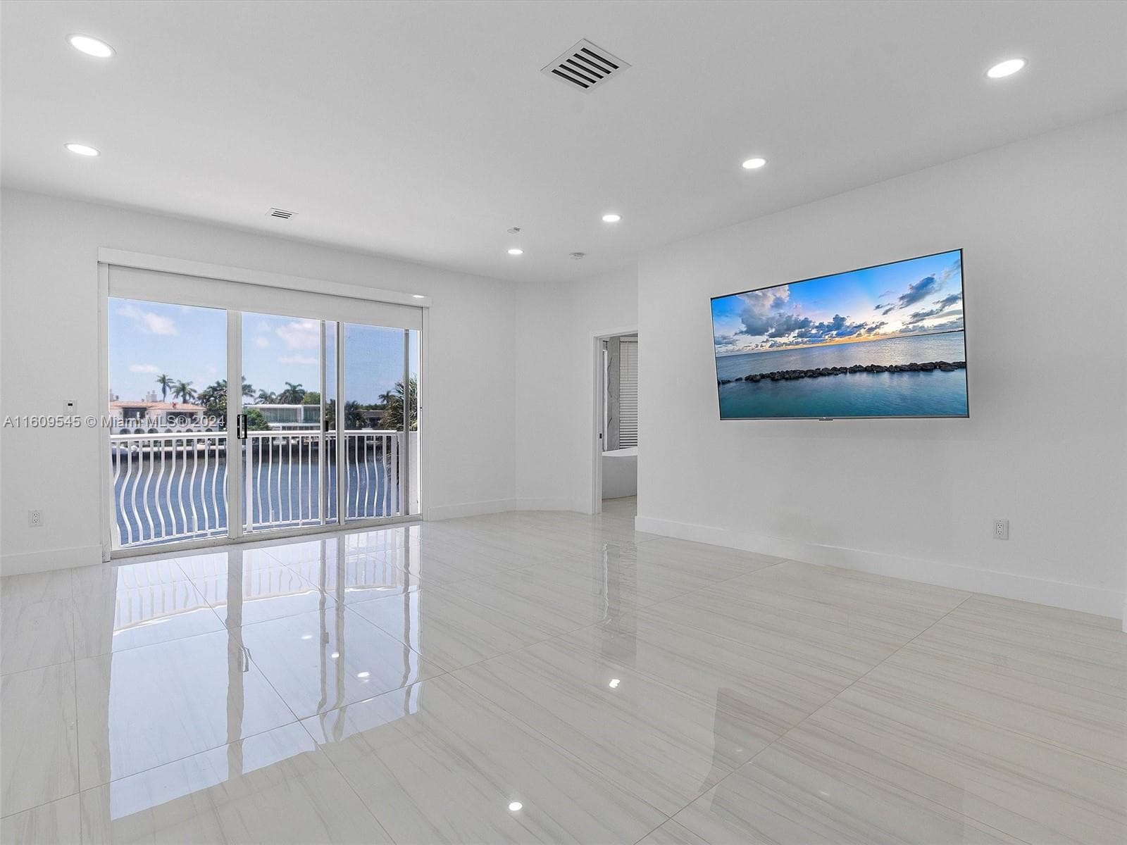 21301 NE 38th Ave # 58, Aventura FL 33180 — 24