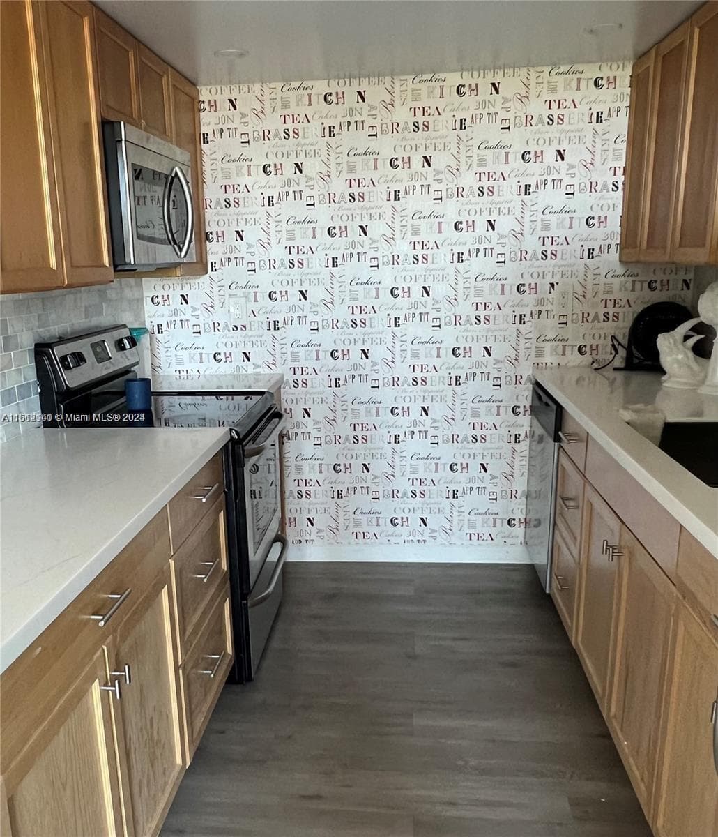 17890 W Dixie Hwy 601 Hwy # 601, North Miami Beach FL 33160 — 3