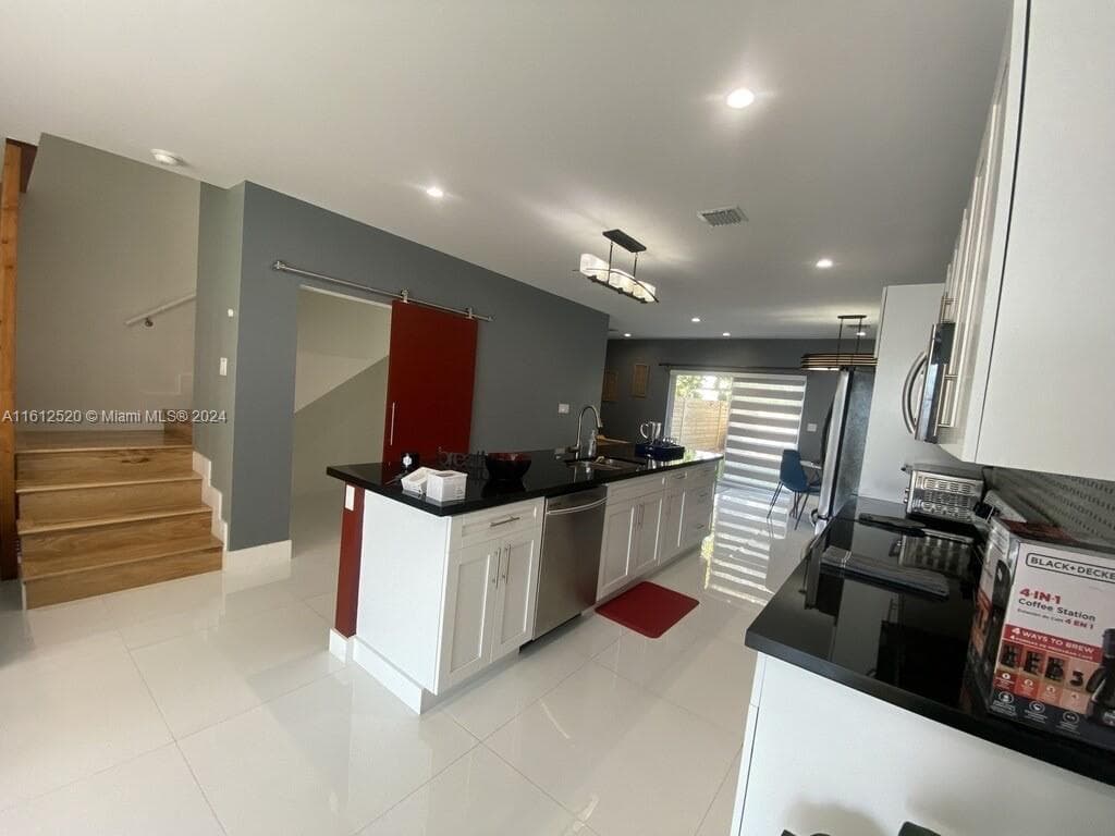 3445 SW 14th St # 3445, Miami FL 33145 — 42