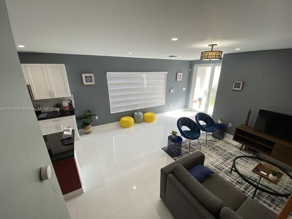 3445 SW 14th St # 3445, Miami FL 33145 — 28