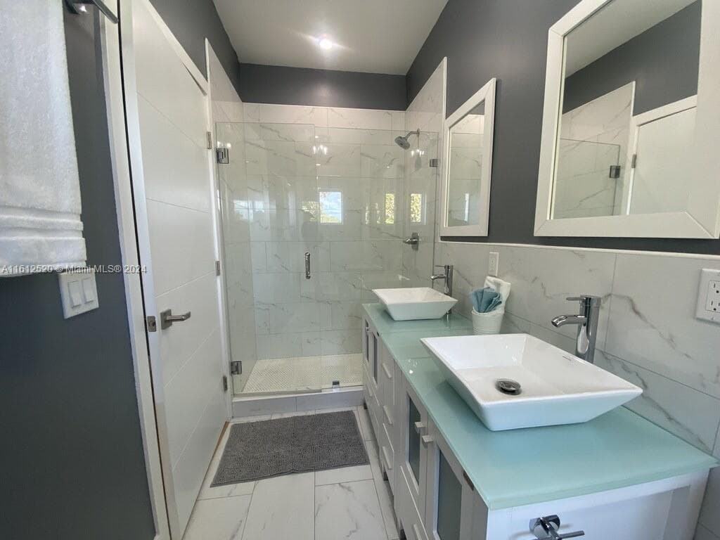 3445 SW 14th St # 3445, Miami FL 33145 — 18