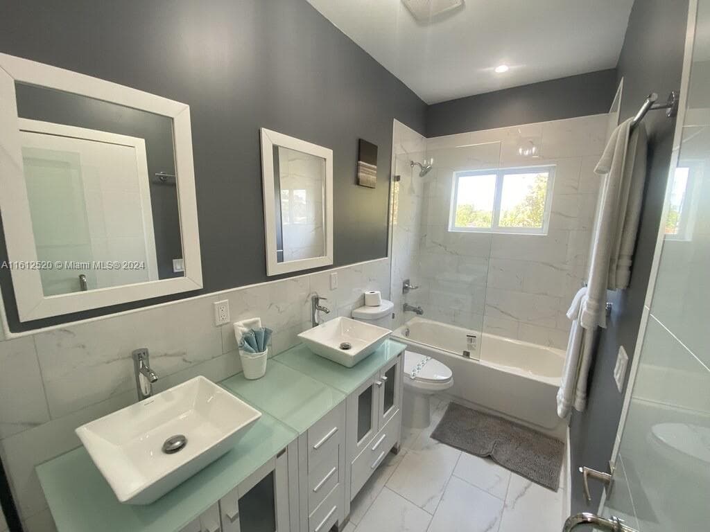 3445 SW 14th St # 3445, Miami FL 33145 — 19